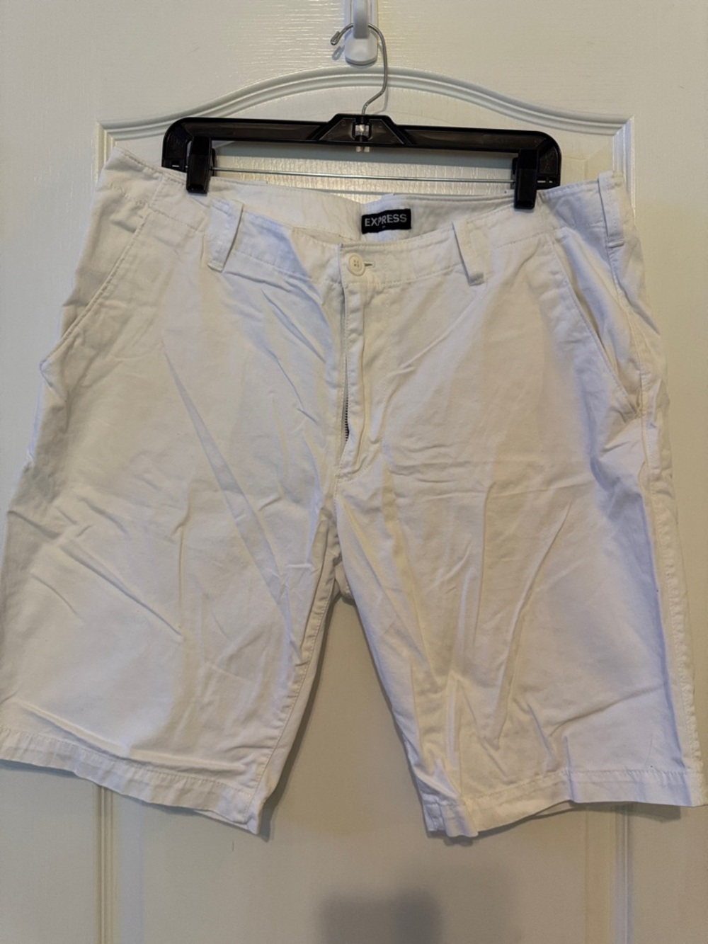 Express Men’s White Flat Front Chino Shorts